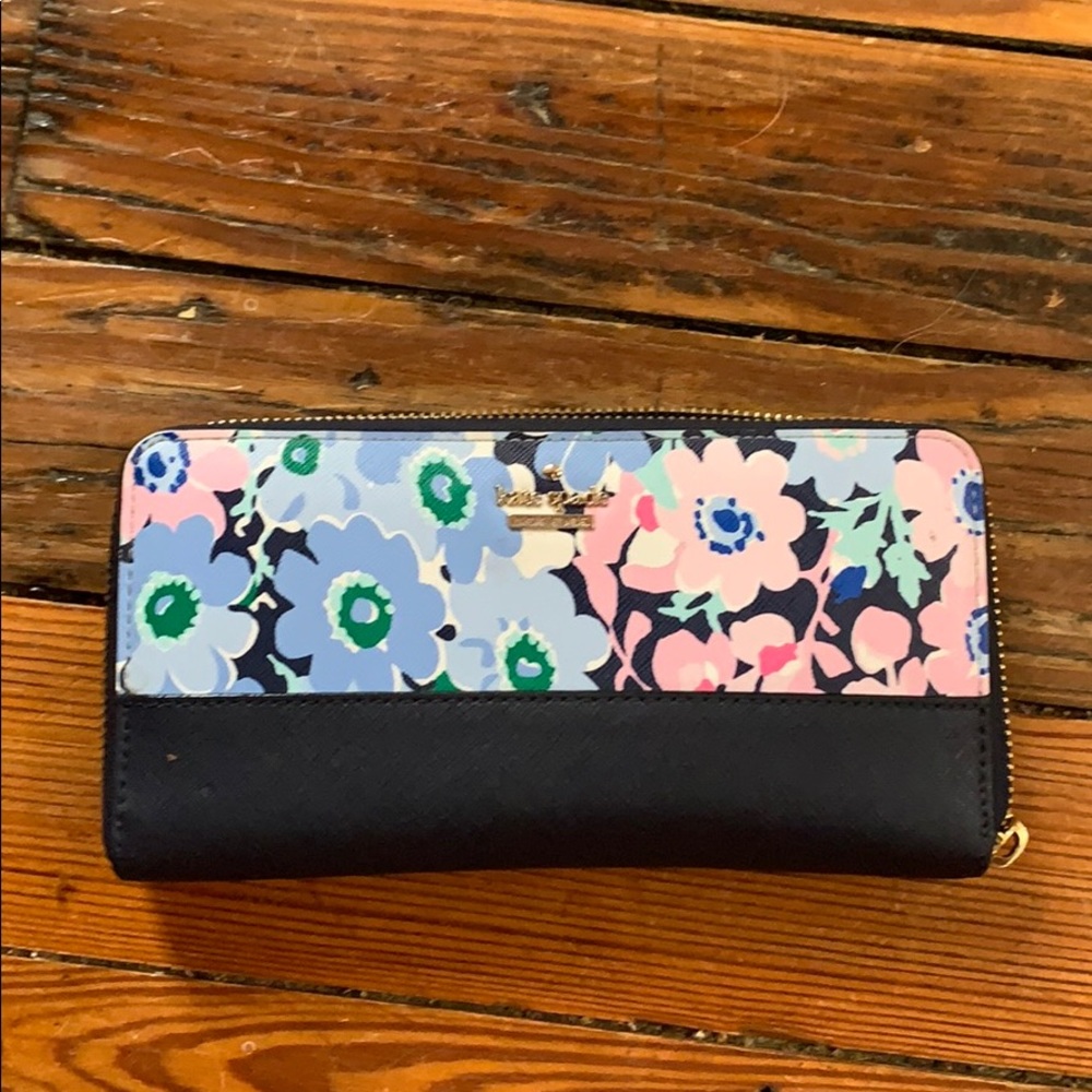 Kate Spade Wallet no pull tab on zipper
